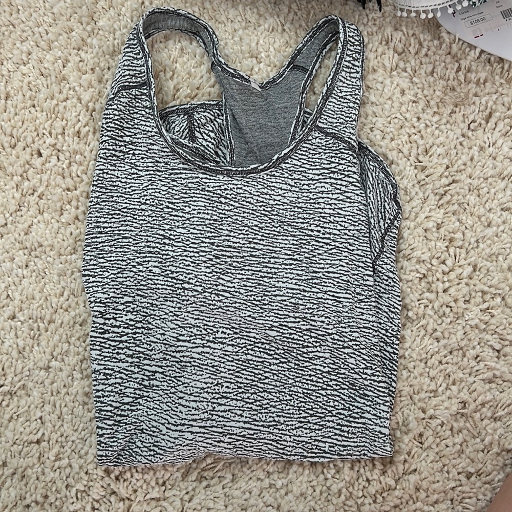 Lululemon tank top size 6